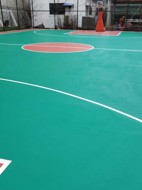 临猗 球场长期使用易出现地面开裂